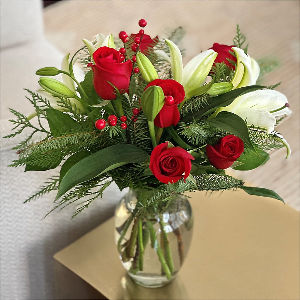 Sparkling Snowflakes Bouquet –  Floral Delights Etc, Daleville AL